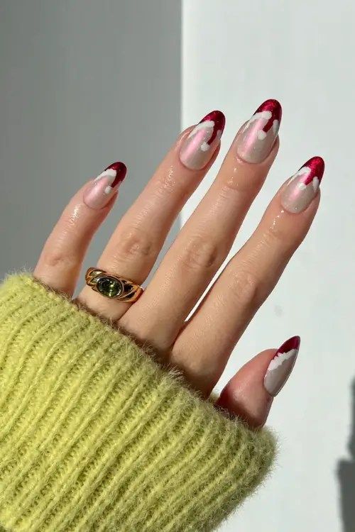 trendy-christmas-nails-2025