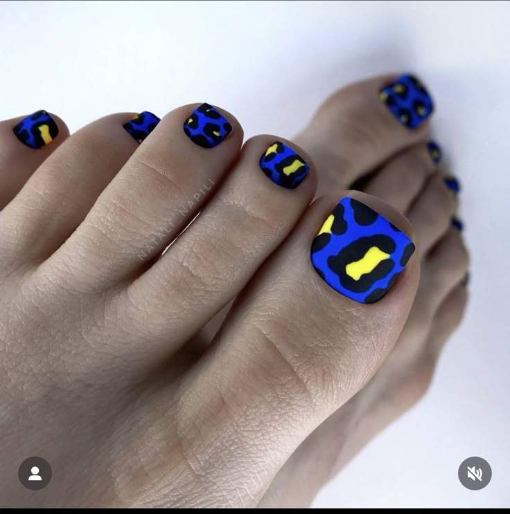 Blue-pedicure-ideas