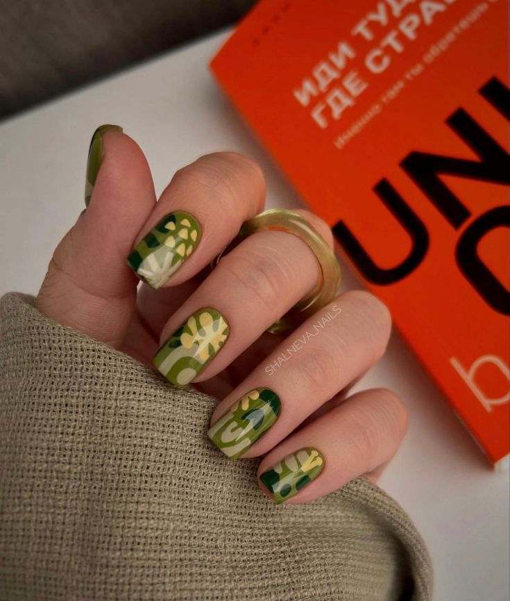 olive-green-fall-nails