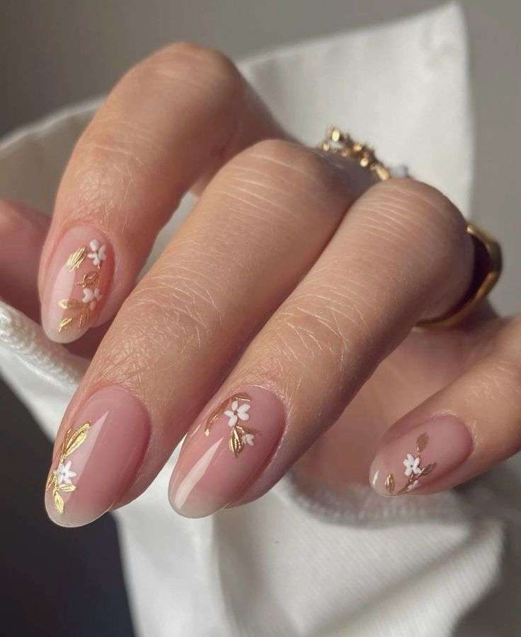 elegant-old-money-nails