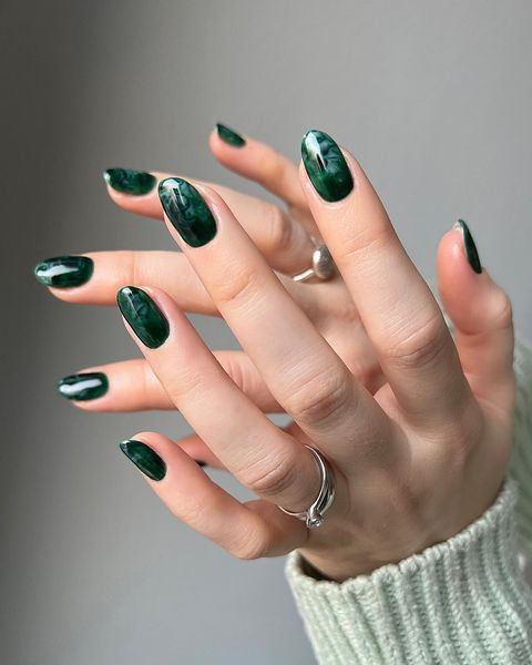 green-fall-nails