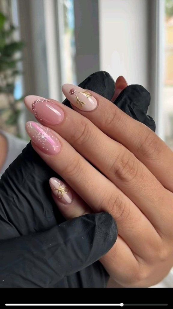 Pink-christmas-nail-ideas-2025