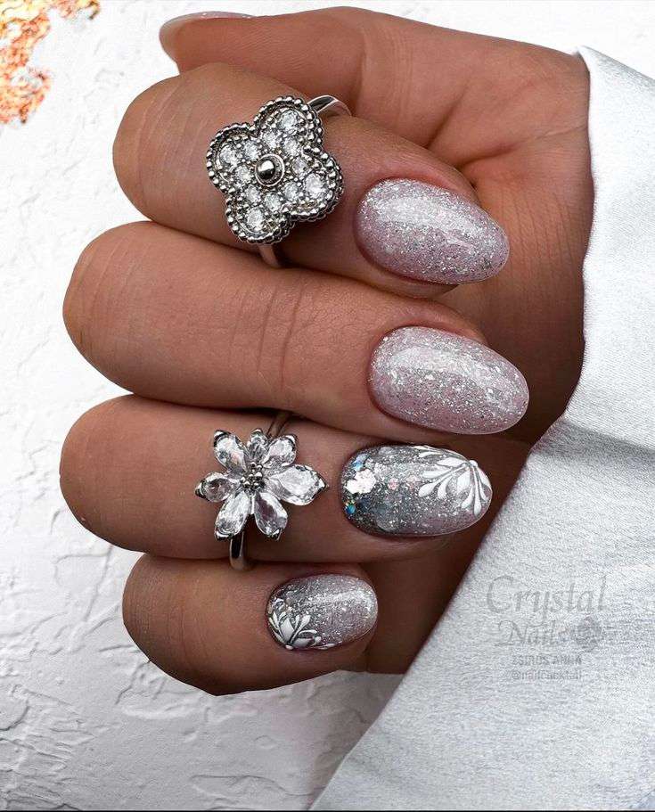 beautiful-Sparkle-Winter-nail-ideas