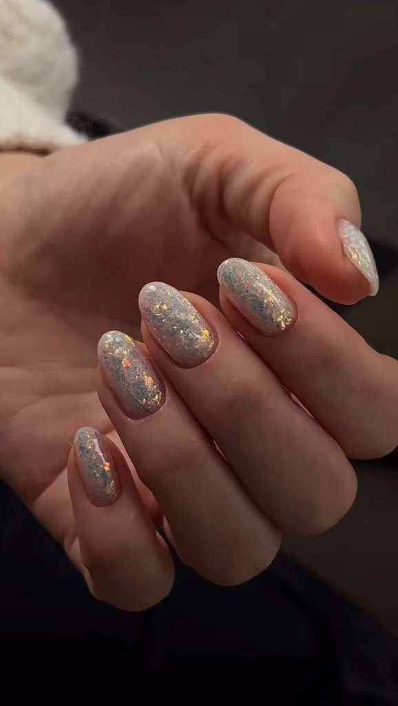 beautiful-Sparkle-Winter-nail-ideas