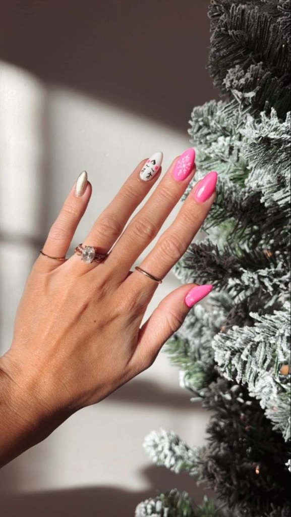 Christmas-nails-2025