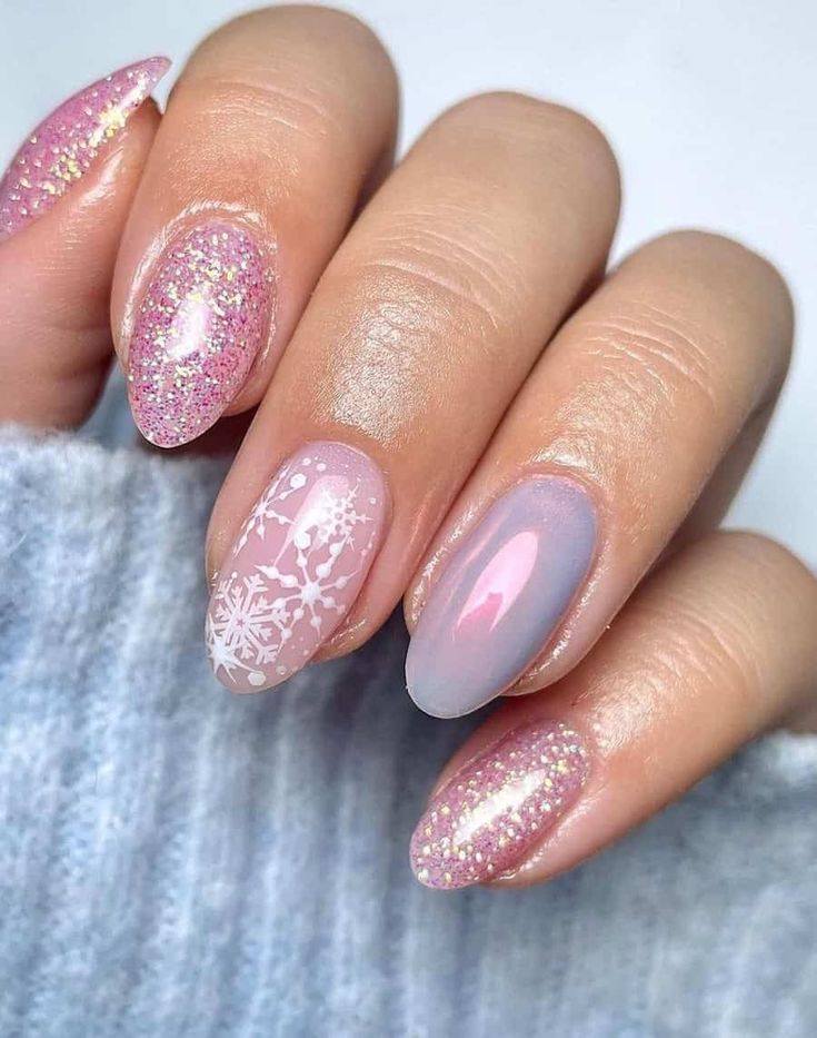 Cute-pink-christmas-nails