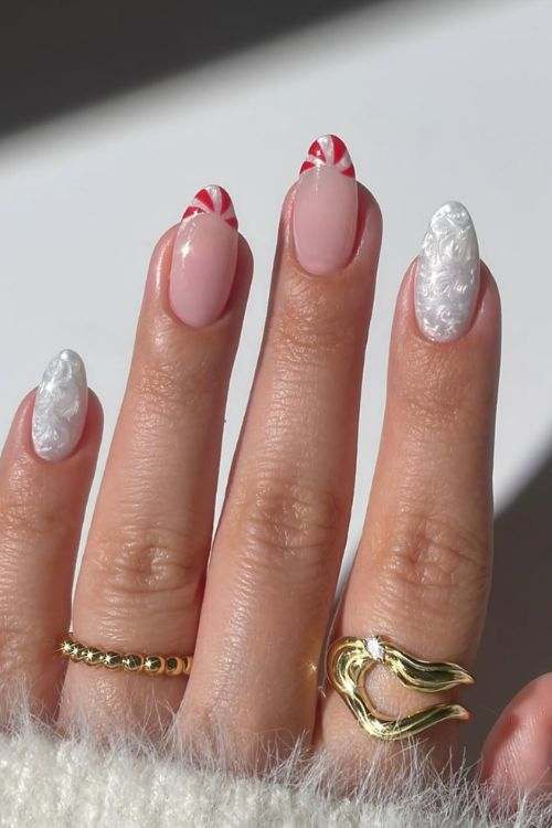 stunning-French-Christmas-nail-ideas