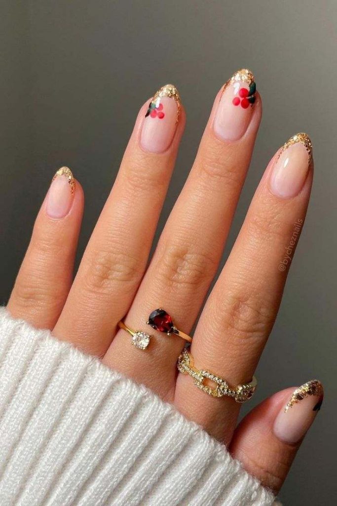 stunning-French-Christmas-nail-ideas