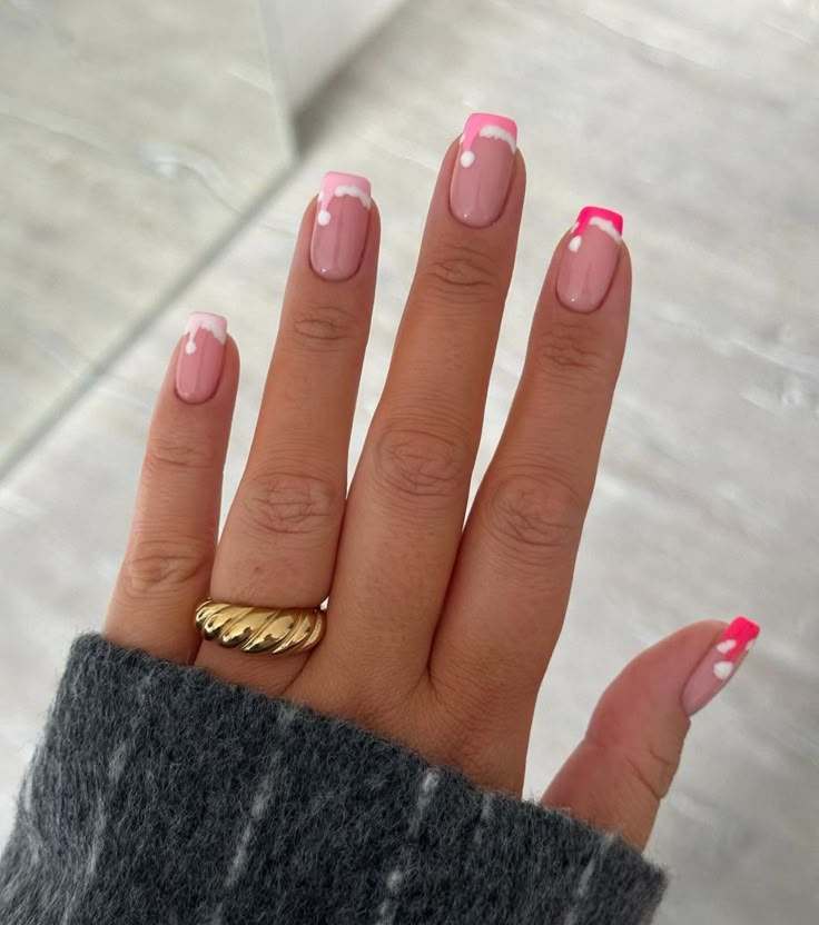Pink-christmas-nail-ideas-2025