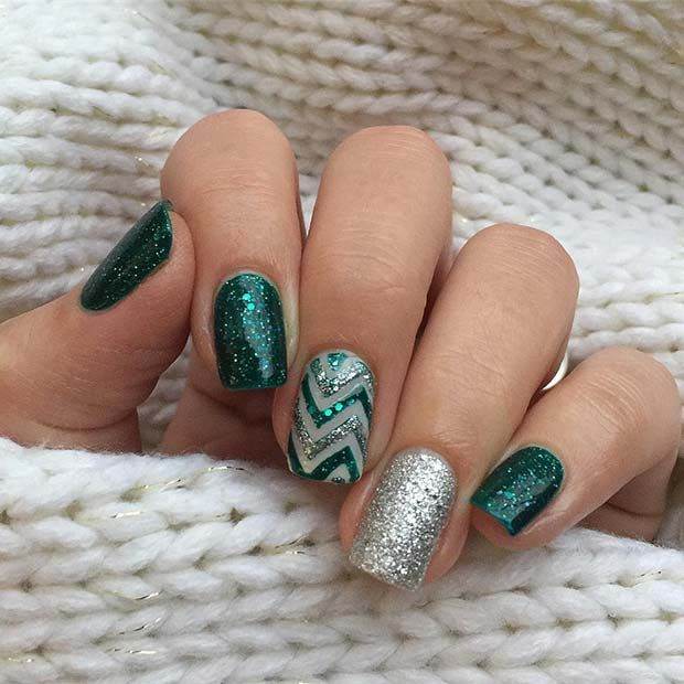 stunning-Green-christmas-nail-ideas
