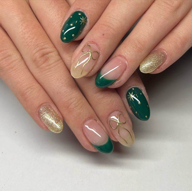 beautiful-Green-christmas-nail-ideas