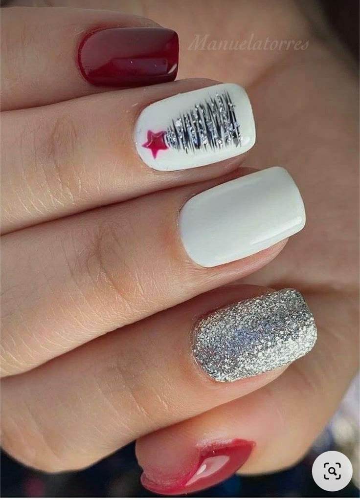 White-christmas-nail-ideas-2025