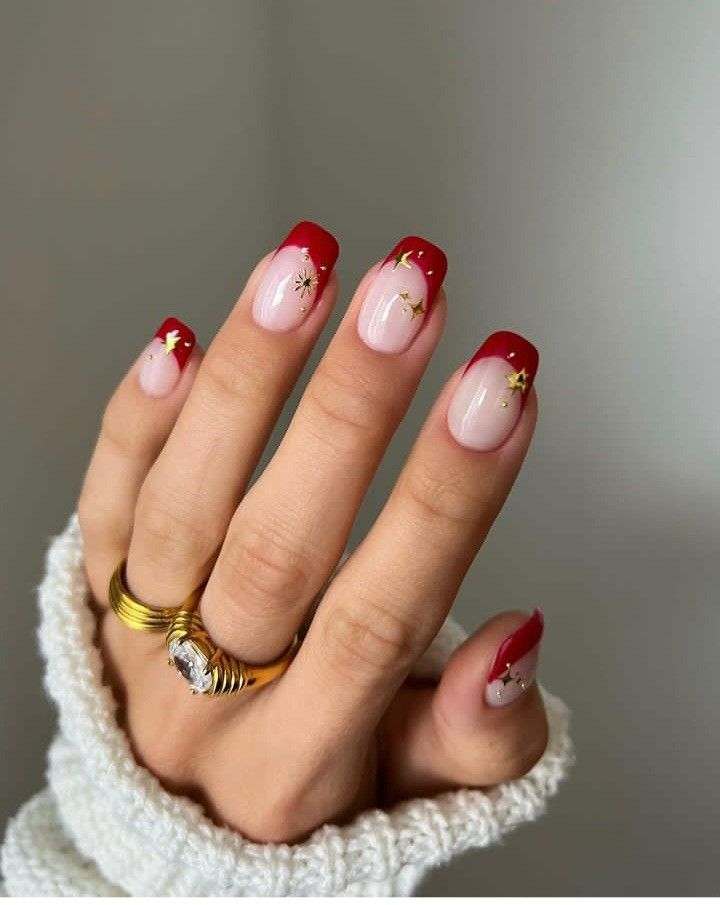 stunning-French-Christmas-nail-ideas