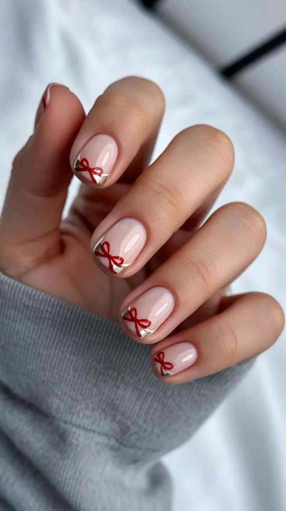 stunning-French-Christmas-nail-ideas 