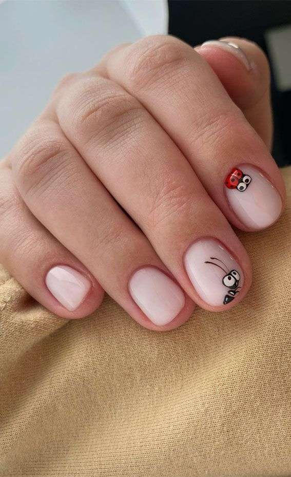 trendy-Short-rounded-spring-nail-ideas