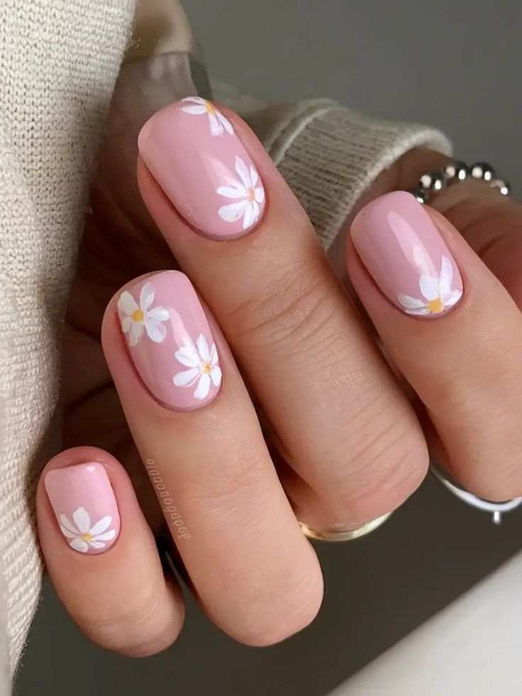 Short-pink-spring-nail-ideas