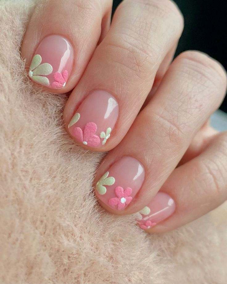 Short-pink-spring-nail-ideas