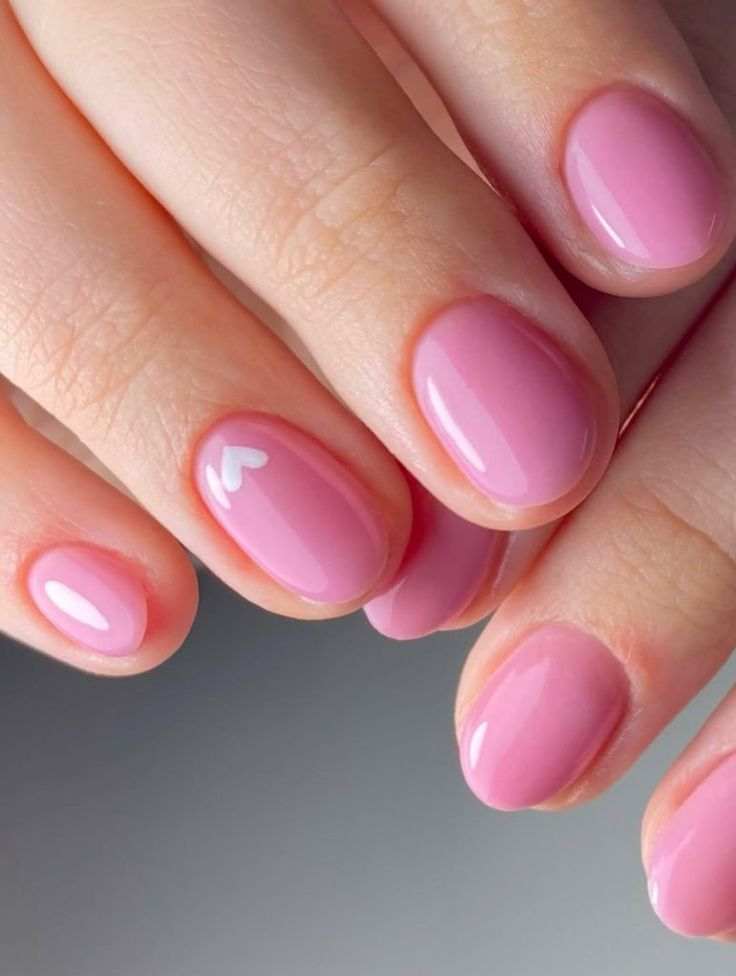 Cute-Short-pink-spring-nail-ideas