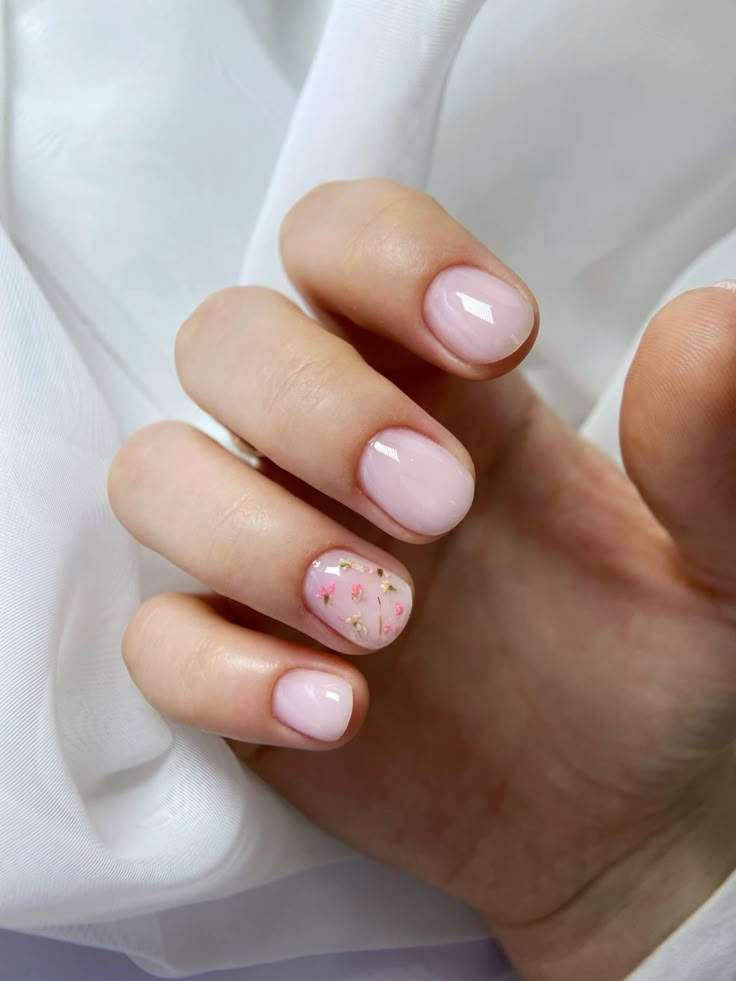 Short-rounded-spring-nail-ideas
