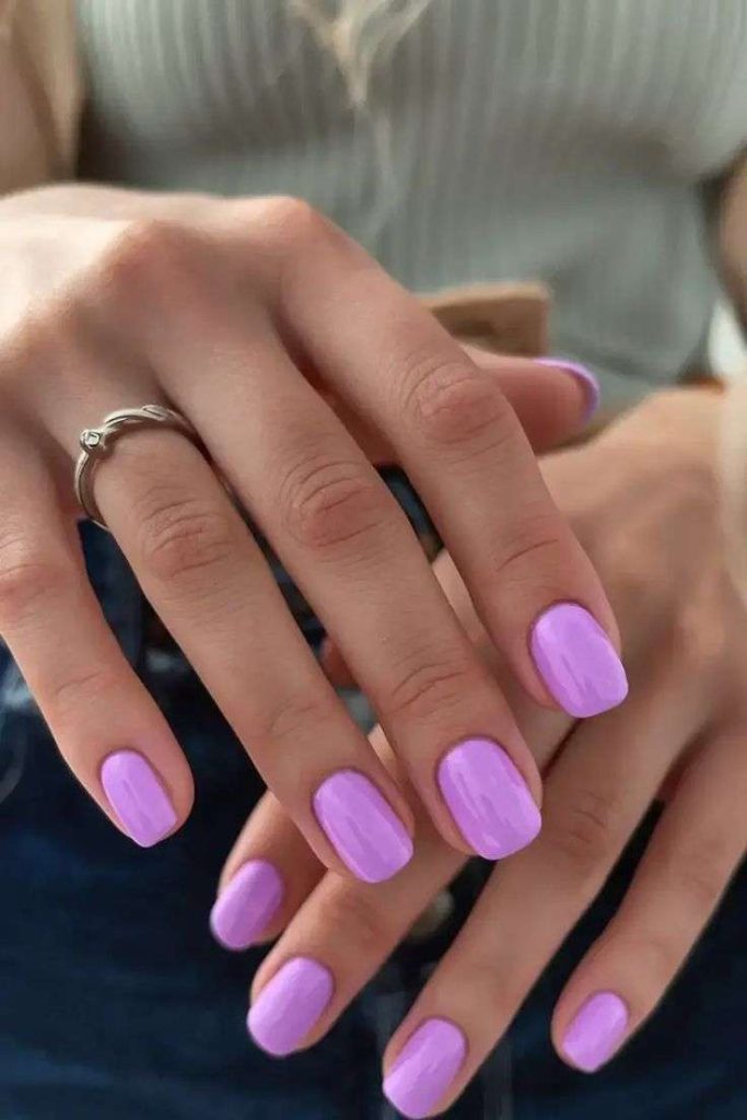 trendy-summer-nail-shade
