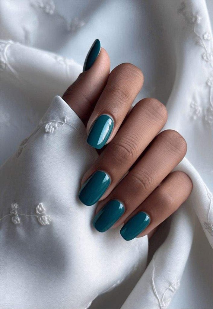 Teal-summer-nail-ideas
