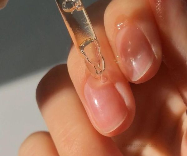 why-bare-nails-are-trending