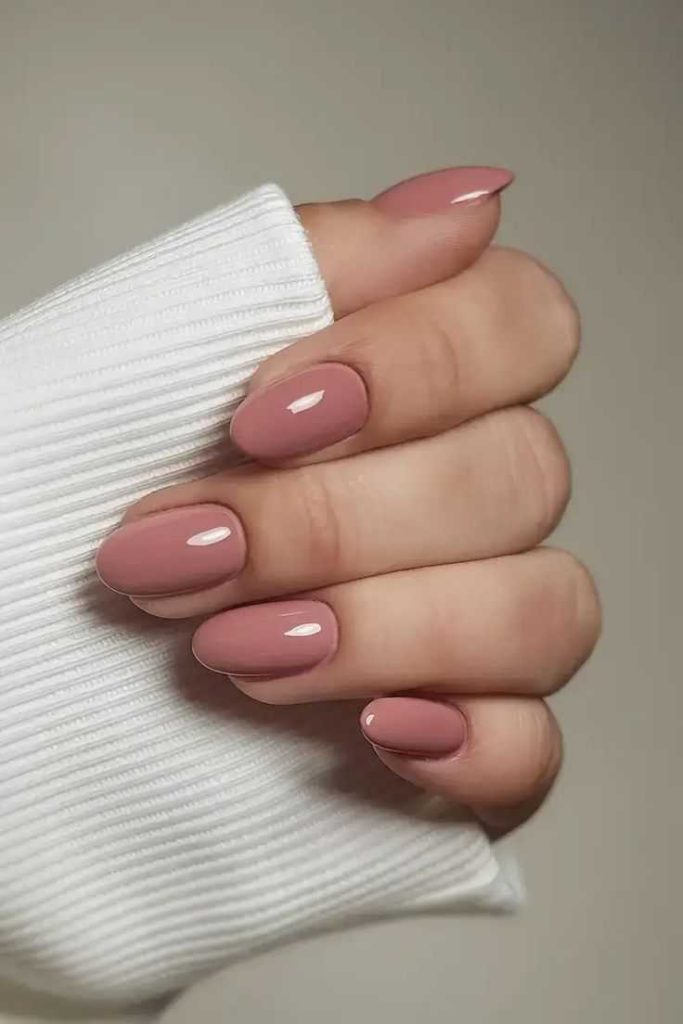 Nail-color-guidance-for-job-interviews