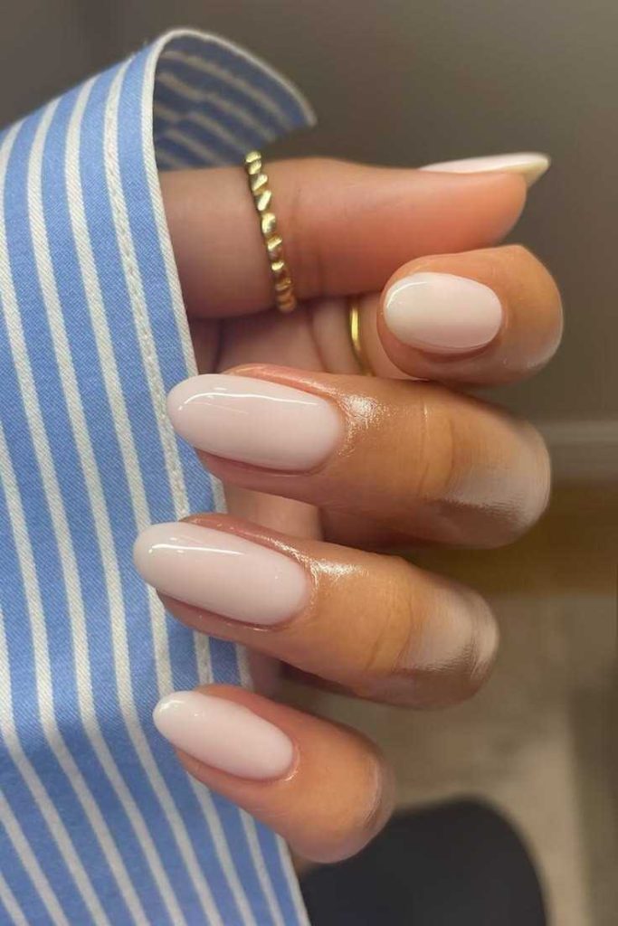 Nail-color-guidance-for-job-interviews