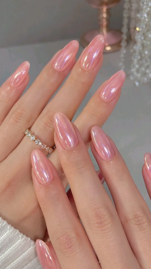 Summer-wedding-nail-guide-for-bride